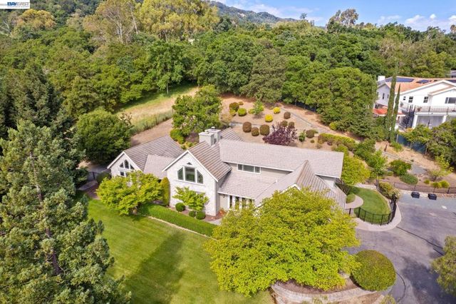 409 Oak Ln, Pleasanton, CA 94566