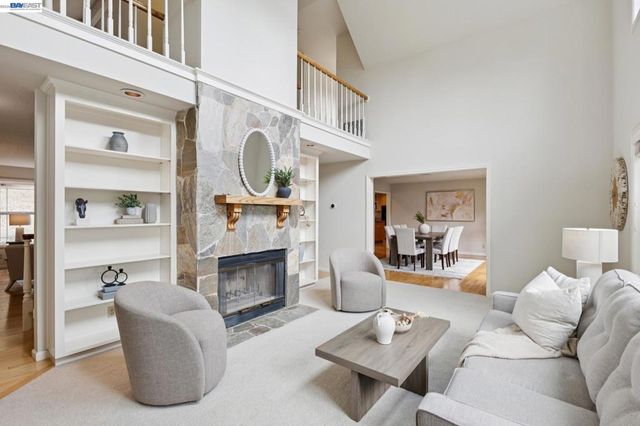 409 Oak Ln, Pleasanton, CA 94566