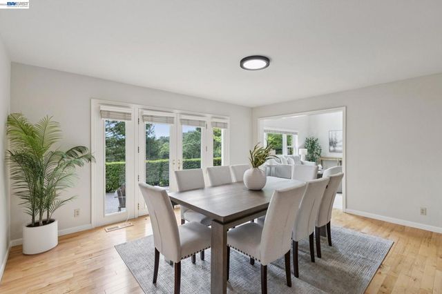 409 Oak Ln, Pleasanton, CA 94566