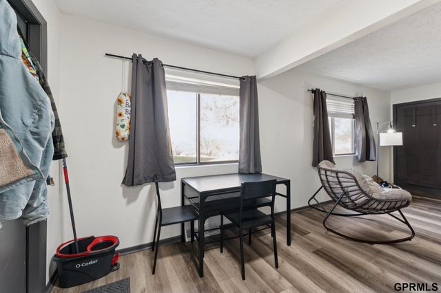 823 N 123 Court, Omaha, NE 68154