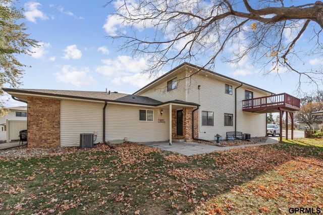 823 N 123 Court, Omaha, NE 68154