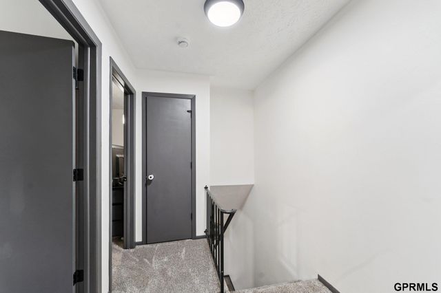 823 N 123 Court, Omaha, NE 68154