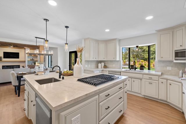 6650 Auburn Folsom Rd, Granite Bay, CA 95746