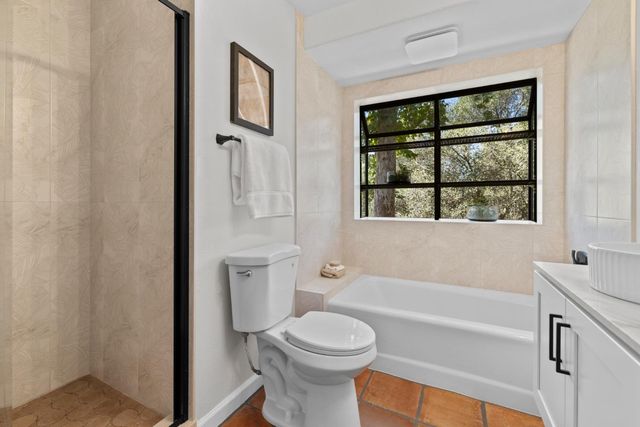 6650 Auburn Folsom Rd, Granite Bay, CA 95746