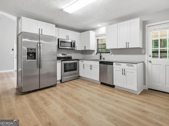 672 Reeceburg Road SE, Silver Creek, GA 30173
