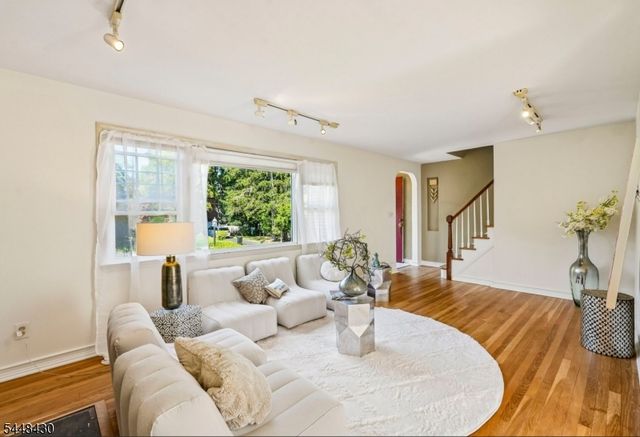28 Johnson Ave, Teaneck Twp., NJ 07666