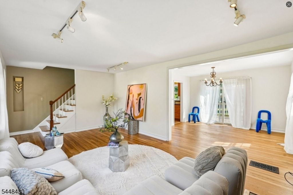 28 Johnson Ave, Teaneck Twp., NJ 07666 — photo 2