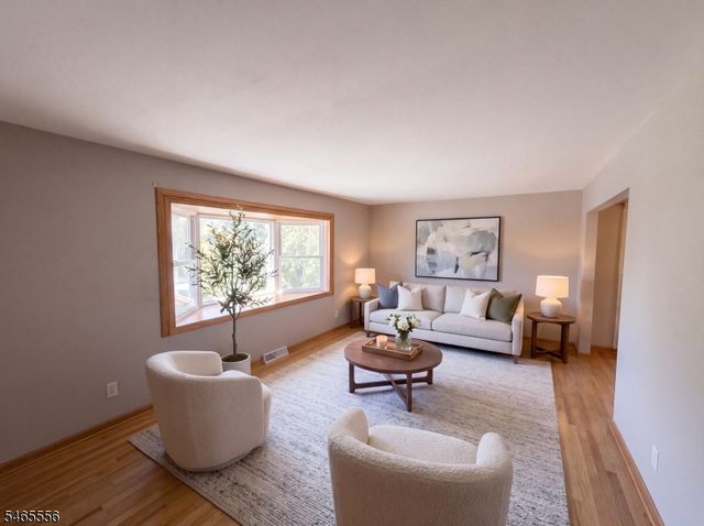 59 Prospect Point Rd, Jefferson Twp., NJ 07849