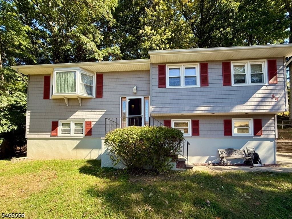 59 Prospect Point Rd, Jefferson Twp., NJ 07849