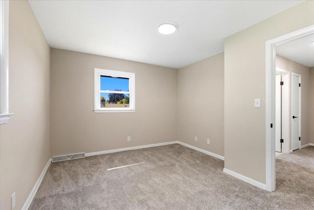 5801 W Allwood DRIVE, Franklin, WI 53132