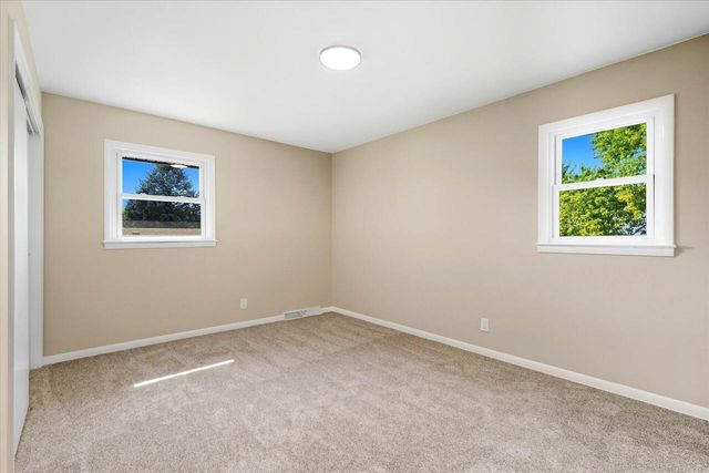 5801 W Allwood DRIVE, Franklin, WI 53132