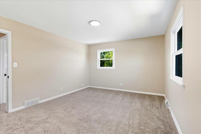 5801 W Allwood DRIVE, Franklin, WI 53132