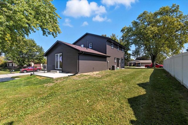 5801 W Allwood DRIVE, Franklin, WI 53132