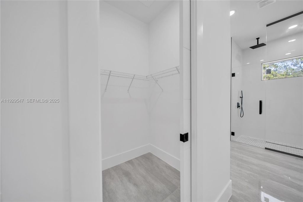 Image 11 of property listing at 1912 Roosevelt, Lehigh Acres, FL 33972