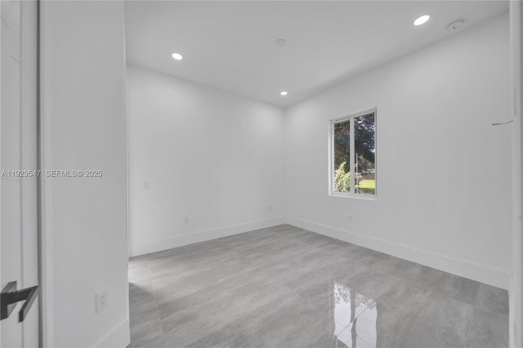 Image 16 of property listing at 1912 Roosevelt, Lehigh Acres, FL 33972