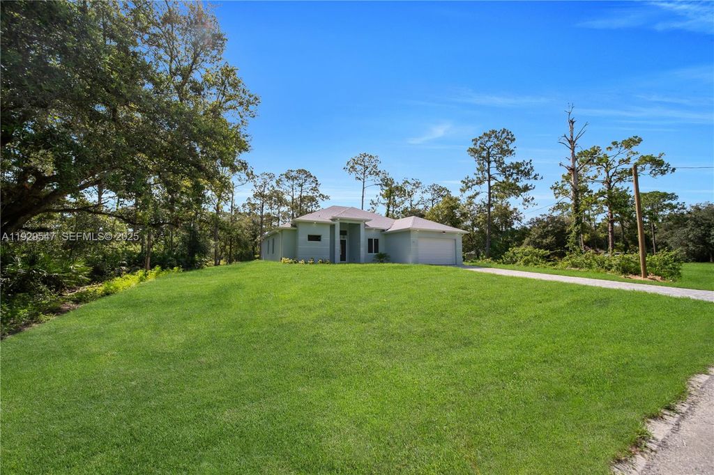 Image 23 of property listing at 1912 Roosevelt, Lehigh Acres, FL 33972