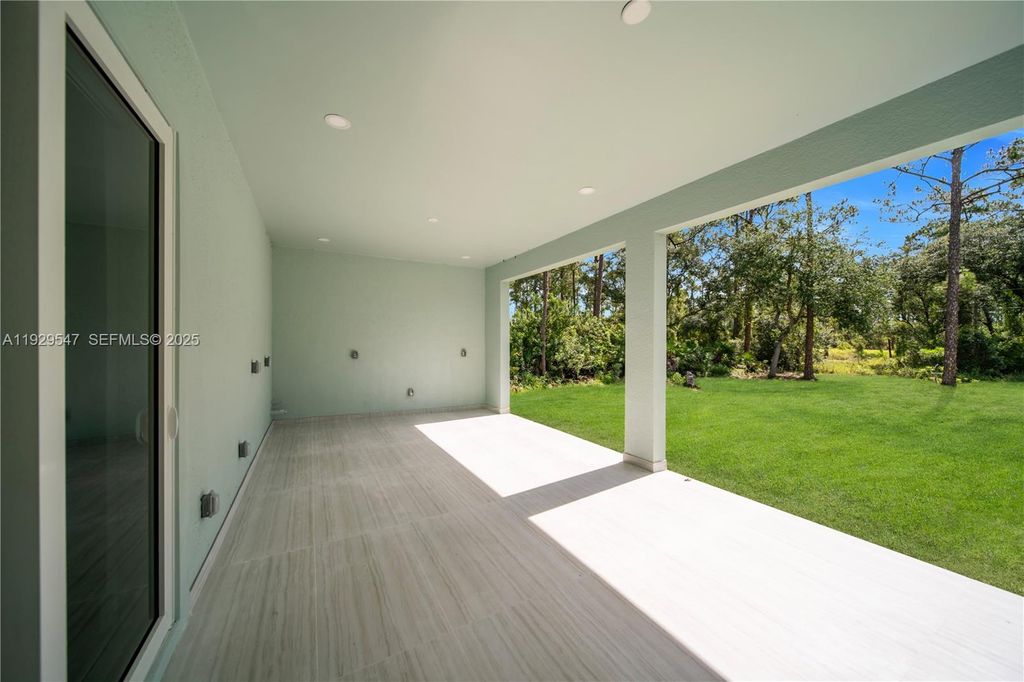 Image 29 of property listing at 1912 Roosevelt, Lehigh Acres, FL 33972