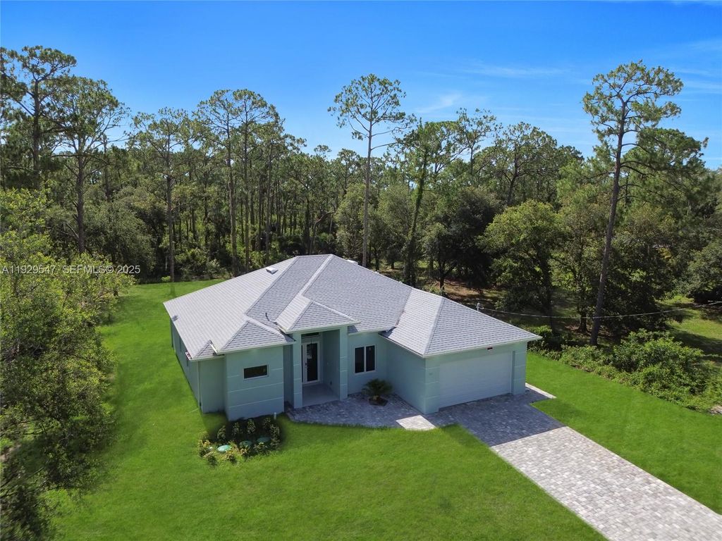 Image 32 of property listing at 1912 Roosevelt, Lehigh Acres, FL 33972