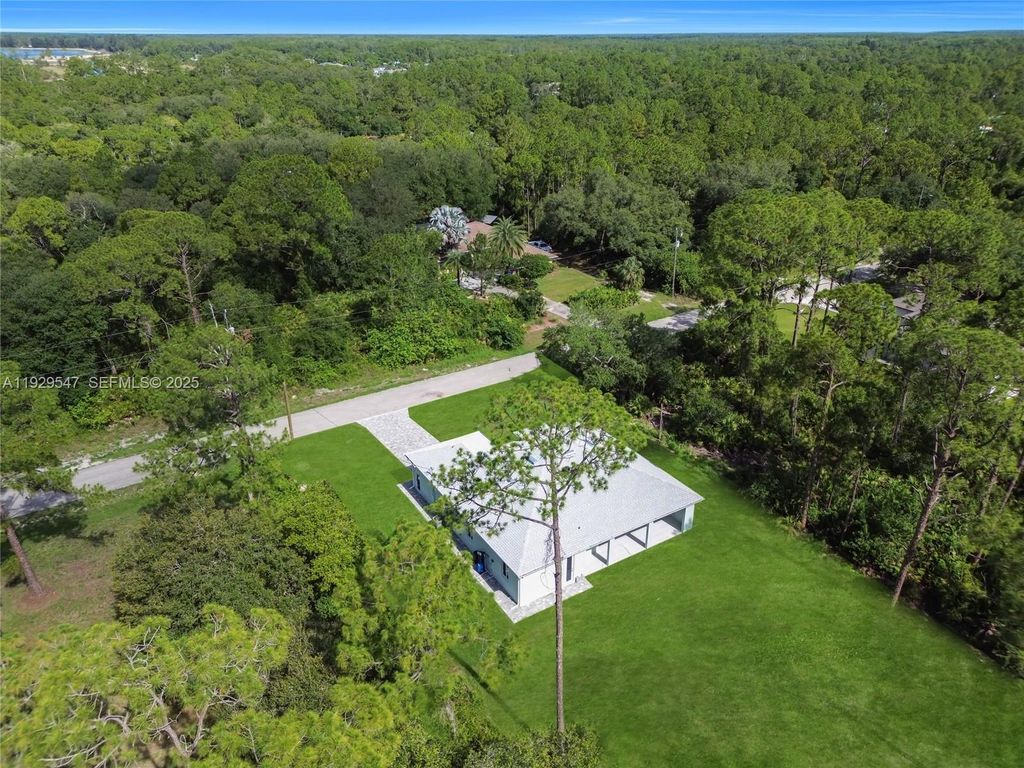 Image 39 of property listing at 1912 Roosevelt, Lehigh Acres, FL 33972