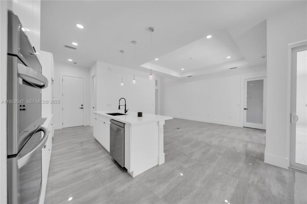 Image 6 of property listing at 1912 Roosevelt, Lehigh Acres, FL 33972