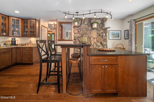 7 Hickory Lane, Sand Lake, NY 12018