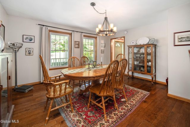 7 Hickory Lane, Sand Lake, NY 12018