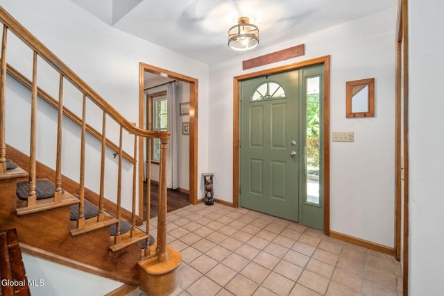 7 Hickory Lane, Sand Lake, NY 12018