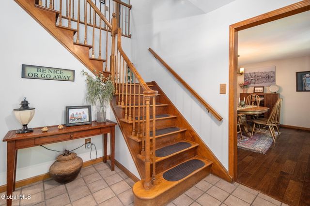 7 Hickory Lane, Sand Lake, NY 12018