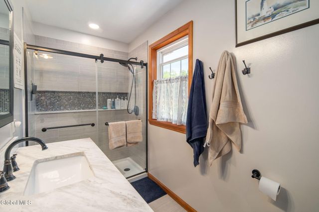 7 Hickory Lane, Sand Lake, NY 12018