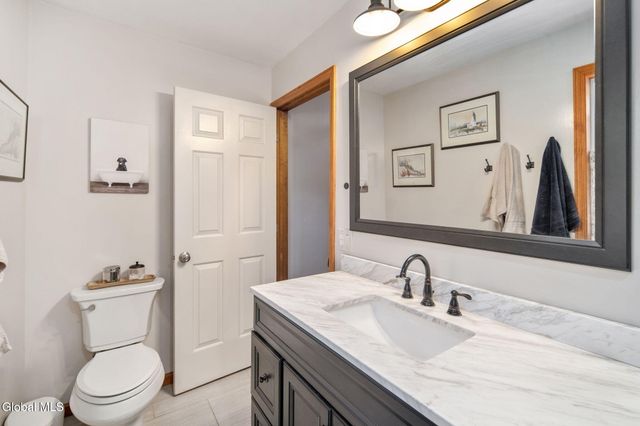 7 Hickory Lane, Sand Lake, NY 12018
