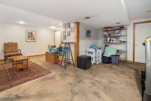7 Hickory Lane, Sand Lake, NY 12018