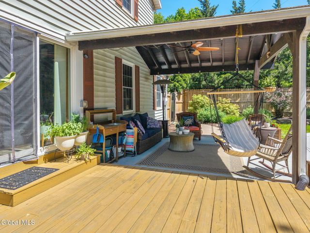 7 Hickory Lane, Sand Lake, NY 12018