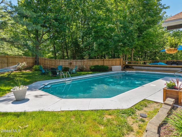 7 Hickory Lane, Sand Lake, NY 12018