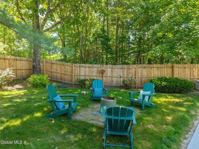 7 Hickory Lane, Sand Lake, NY 12018