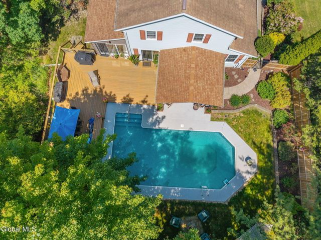 7 Hickory Lane, Sand Lake, NY 12018