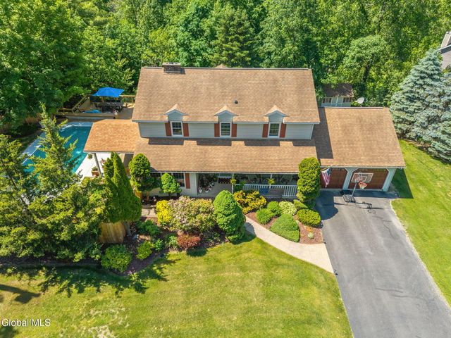 7 Hickory Lane, Sand Lake, NY 12018