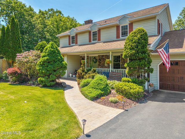 7 Hickory Lane, Sand Lake, NY 12018