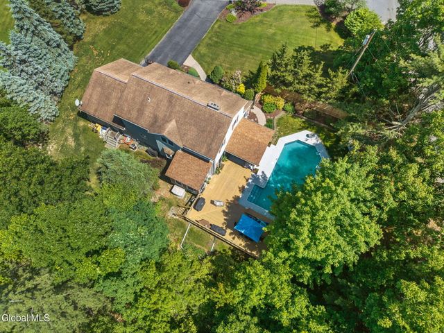 7 Hickory Lane, Sand Lake, NY 12018