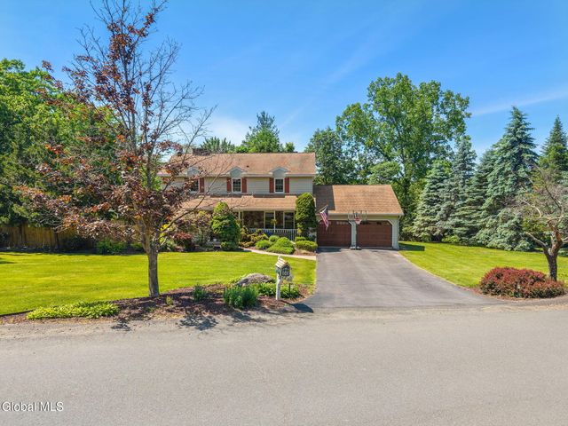 7 Hickory Lane, Sand Lake, NY 12018