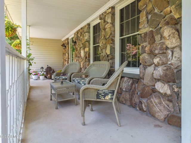 7 Hickory Lane, Sand Lake, NY 12018