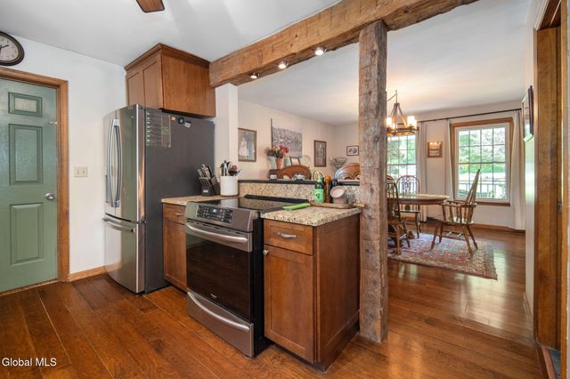 7 Hickory Lane, Sand Lake, NY 12018