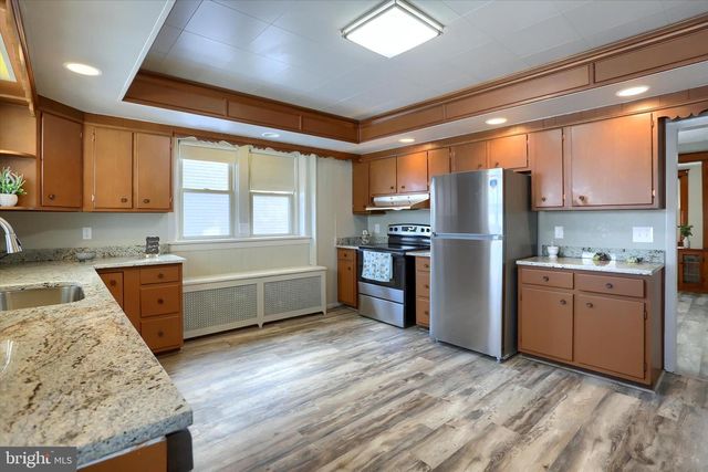 623 S MAIN ST, Red Lion, PA 17356