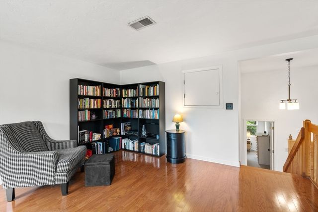 340 Centre Avenue 7, Rockland, MA 02370