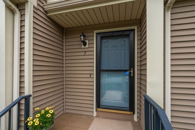 340 Centre Avenue 7, Rockland, MA 02370