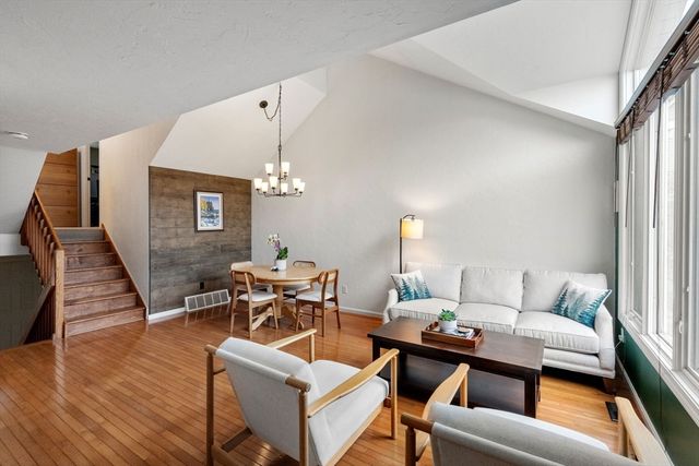340 Centre Avenue 7, Rockland, MA 02370