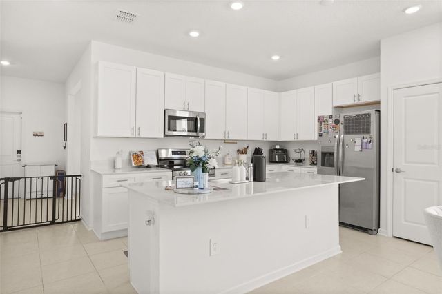 750 HONEYROCK STREET, Debary, FL 32713