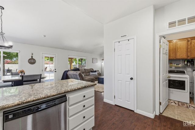 1003 Vallejo Drive, Bakersfield, CA 93307