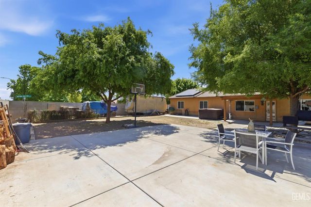 1003 Vallejo Drive, Bakersfield, CA 93307