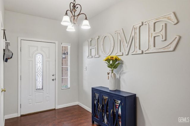 1003 Vallejo Drive, Bakersfield, CA 93307