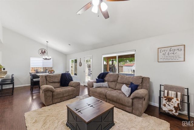 1003 Vallejo Drive, Bakersfield, CA 93307
